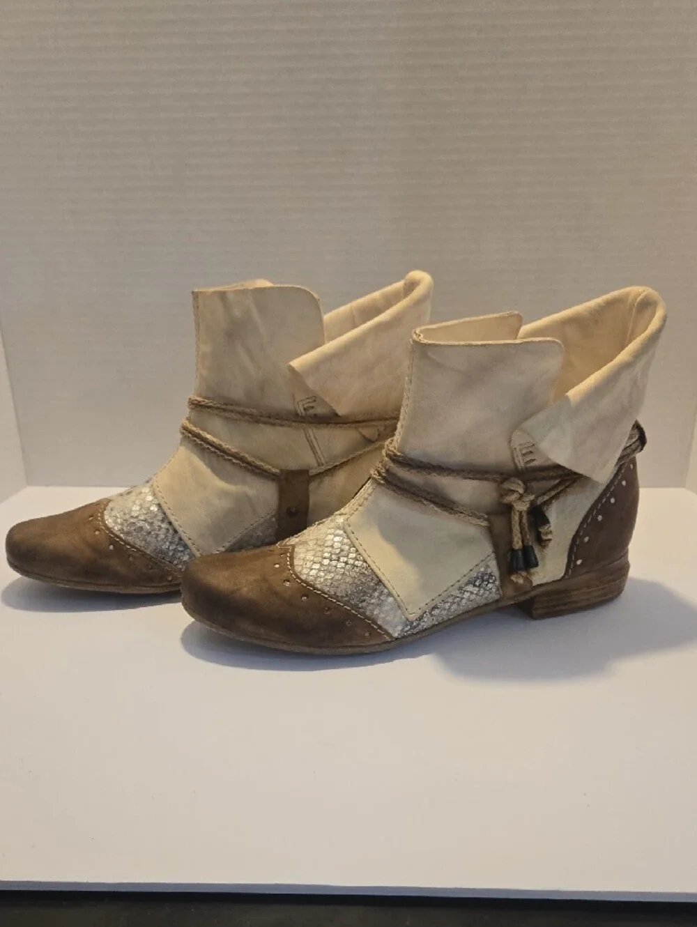 Authentic Artison Cream and Brown Lace-Up Leather Ankle Boots-Made In Italy